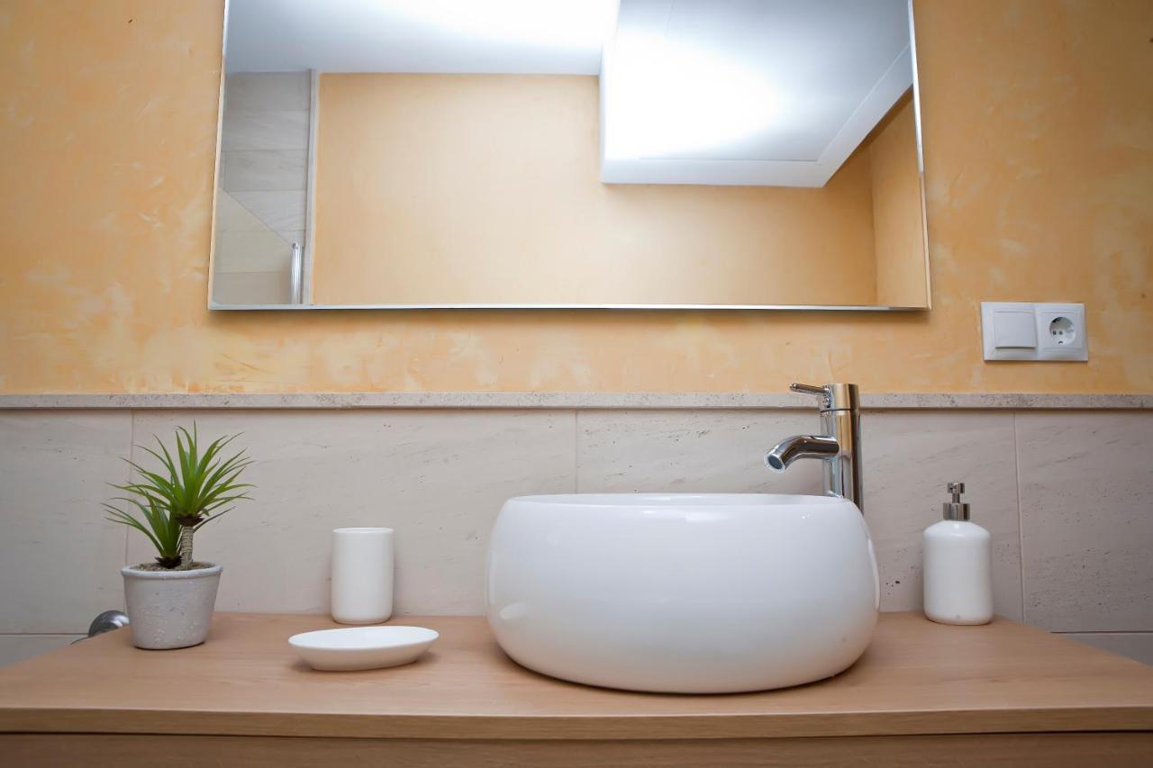 Luz Y Tranquilidad En El Casco Historico - Parking Gratis Apartment